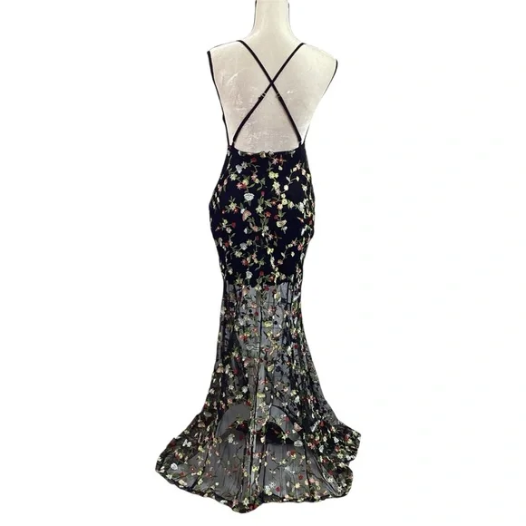 HTF Lulus Black Floral Embroidered Maxi Dress Open Back M Prom - Picture 4 of 16